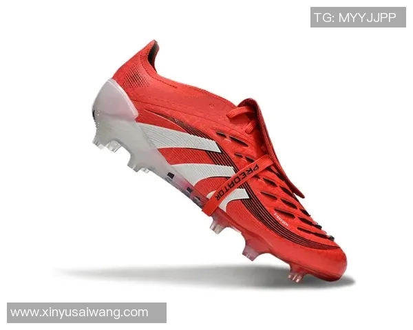 阿迪达斯新款足球鞋引领潮流助力球场表现提升运动员竞技水平